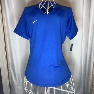 NWT WOMENS NIKE BLUE SHORT SLEEVE . Medium